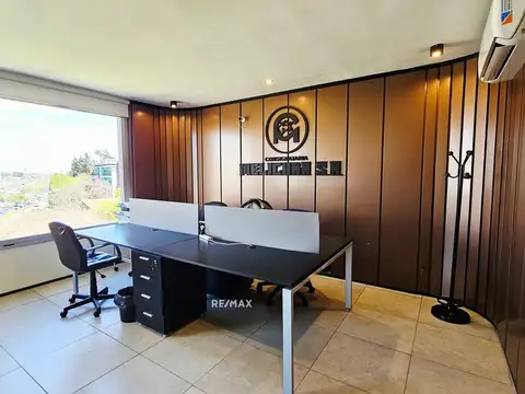 Oficina en Alquiler en Pilar, $ 700.000