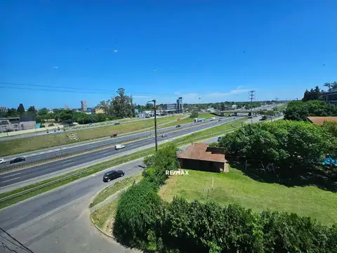 Oficina en Alquiler con 1 cochera