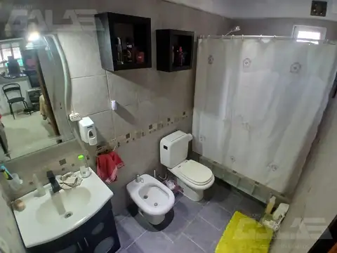 Importante propiedad comercial–industrial con vivienda integrada en Ituzaingó Sur