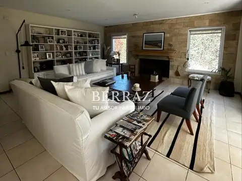 Casa 5 ambientes con 3 baños