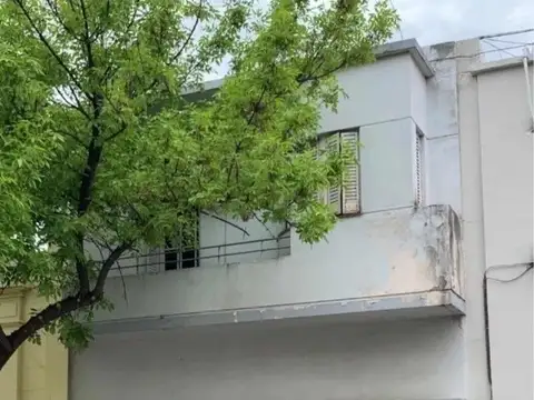 Casa en venta - 5 Dormitorios 2 Baños - Cochera - 166Mts2 - Bahía Blanca