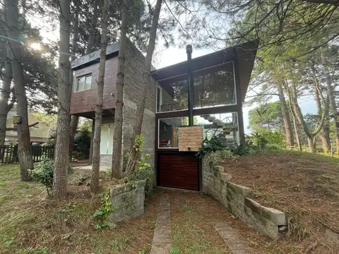 Casa venta Costa del Este pileta climatizada