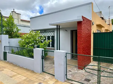 Casa de tres ambientes en Florida Oeste