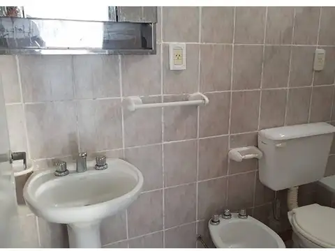 TIPO CASA 2 ambientes con patio. Financiación Directa