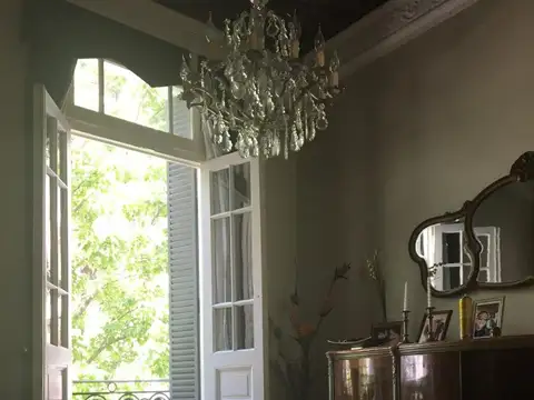 Depto Tipo Casa en Venta 90 años