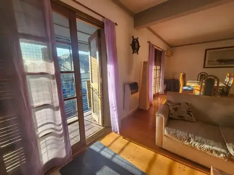 Depto Tipo Casa 3 ambientes con 2 baños