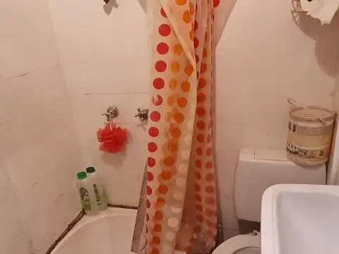 Depto Tipo Casa 2 ambientes con 1 baño