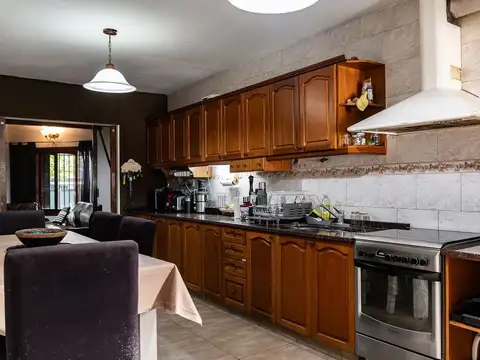 ALQUILER CASA 6AMBIENTES ITUZAINGO QUINCHO PILETA