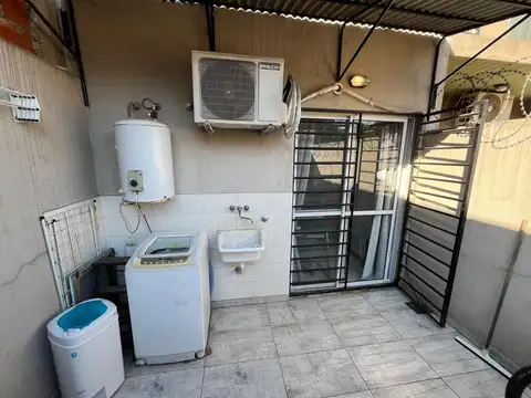 Depto Tipo Casa en Venta 8 años