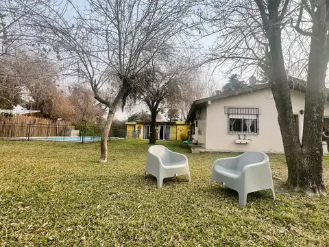 Casa 4 ambientes con 2 baños