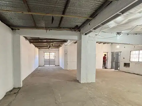 Alquiler de Depósito con Oficinas – Excelente Ubicación