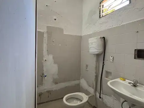 Alquiler de Depósito con Oficinas – Excelente Ubicación