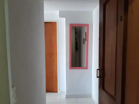 Juan M, Madero al 1300