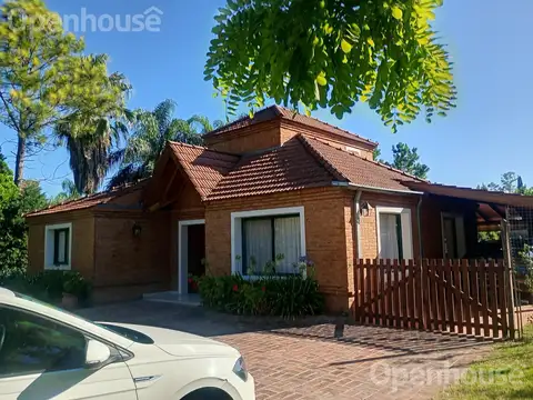 Venta Casa en La Delfina - APTO CRÉDITO - CON RENTA