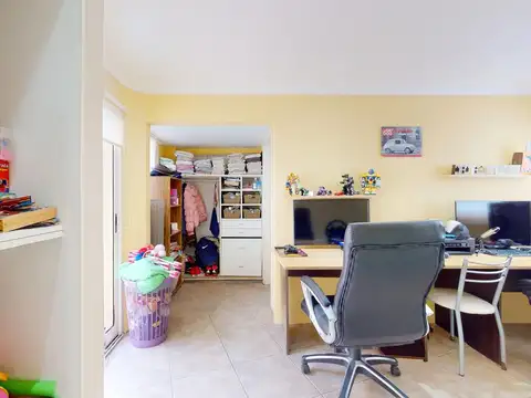 CASA DE CATEGORIA A LA VENTA EN GONNET