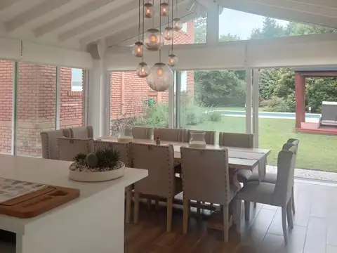 Casa en Venta con 1 cochera