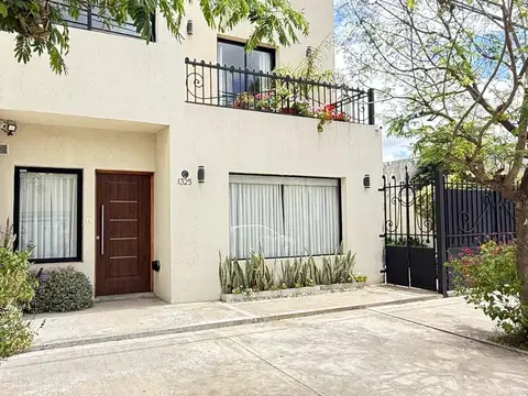 ¡Maravillosa casa en el corazón de la ciudad de Roque Pérez! Alem 1325, entre Belgrano y Rivadavia