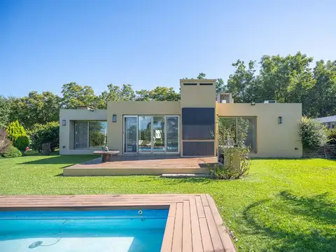 Ruta 24 y  Av. Corrientes 100