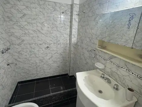 Depto Tipo Casa en Alquiler con 1 cocheras