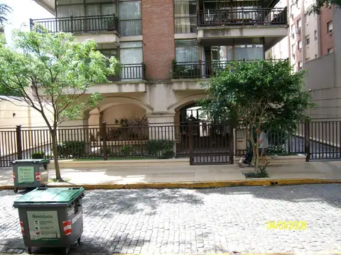 Alem al 100 entre Rivadavia y Cosme Beccar