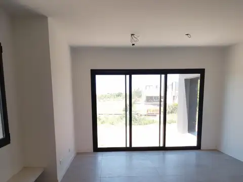 Casa en Alquiler en Villanueva, USD 1.850