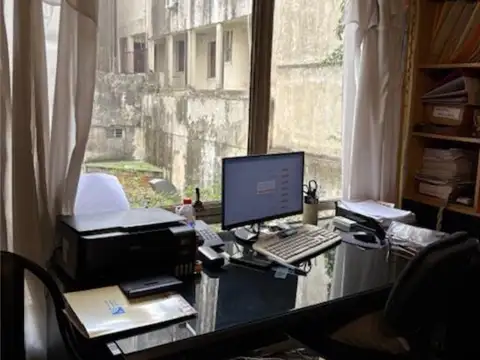 Oficina en Venta con 1 cochera