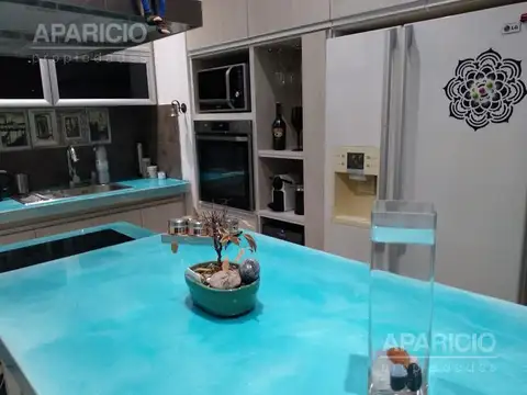 CASA DE 4 DORMITORIOS EN VENTA   CATEGORÍA  