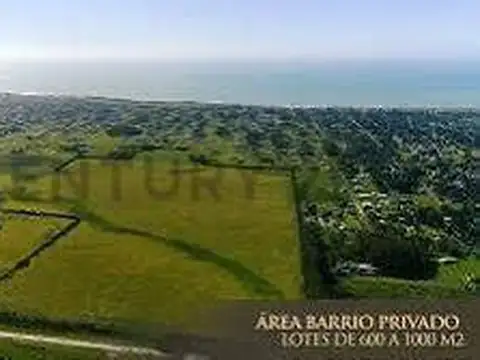 Av. Jorge Newbery a la altura 3051 3000, Piso 0