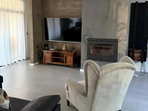 Casa 7 ambientes con 3 baños