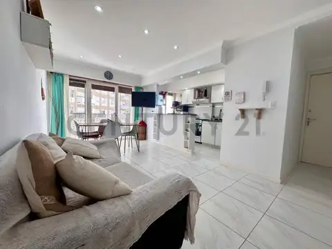 3 ambientes reciclado con balcón Barrio Sarmiento