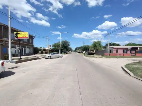 Galpón mas 2 amplios monoambientes