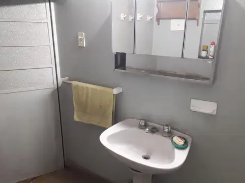 Casa en Alquiler con 2 cocheras