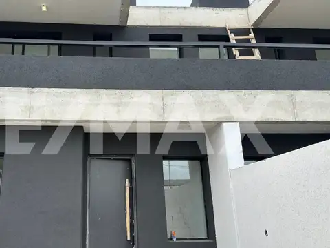 Depto Tipo Casa en Venta de 3 dormitorios