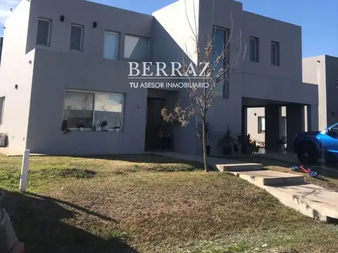 Casa venta 5 ambientes en Altos de Campo Grande Pilar lote de 800 m2