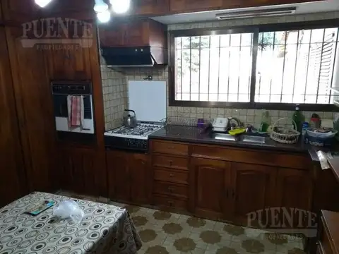 Casa en Venta con 5 cocheras