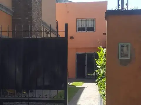 Depto Tipo Casa en Alquiler de 2 ambientes