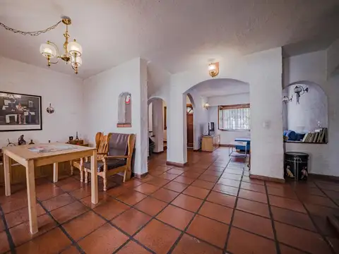 Casa 5 ambientes con 3 baños