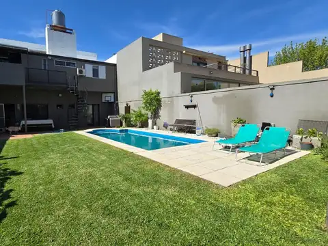 Casa venta cuatro habitaciones parque piscina Castelar norte