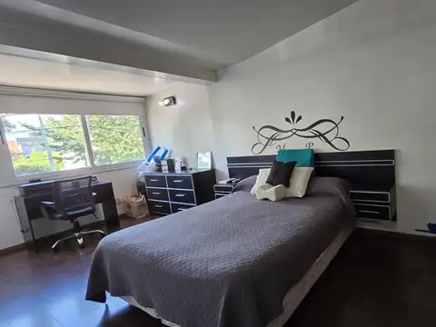 Casa venta cuatro habitaciones parque piscina Castelar norte