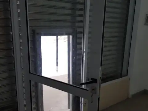 Local en Alquiler en Virrey Del Pino, $ 320.000