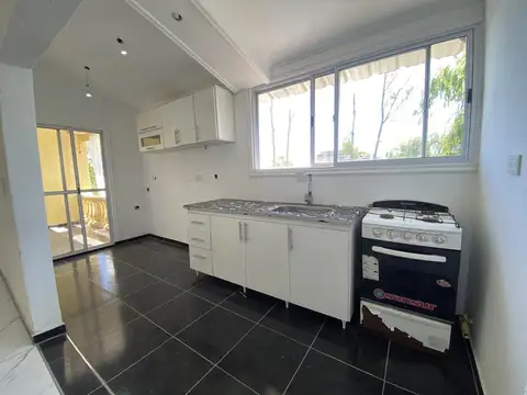 Depto Tipo Casa en Alquiler de 3 dormitorios