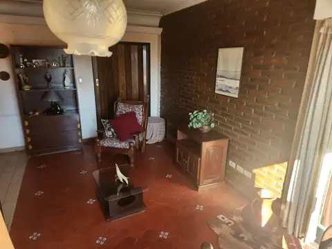 Depto Tipo Casa 5 ambientes con 2 baños