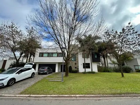 Venta Casa 5 ambientes pileta General Rodríguez