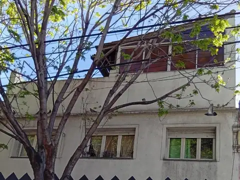 Perdriel 519 , Piso PB