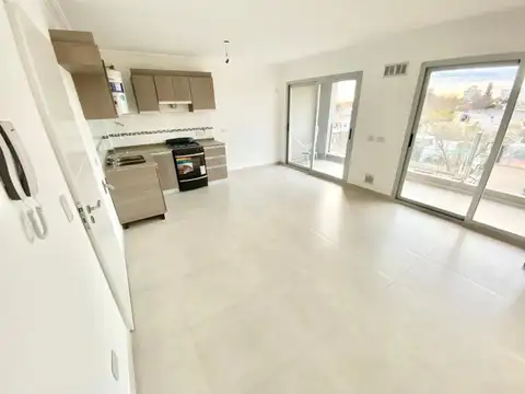 Los Pozos 200, Piso 3