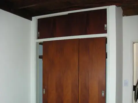 Santos 2525 , Piso 1