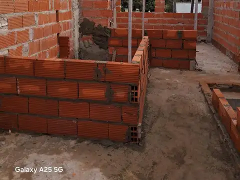 Depto Tipo Casa en Venta con 2 cocheras