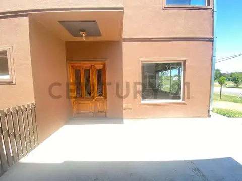 Casa 5 ambientes con 1 baño