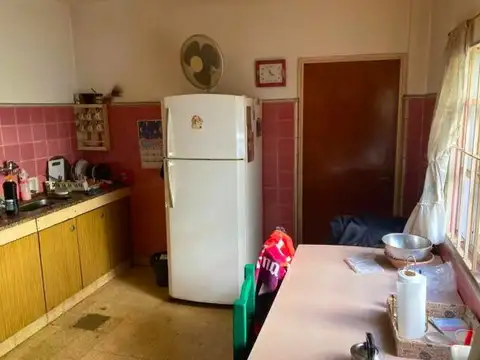 Casa 4 Ambientes en Lote Propio – Excelente Ubicación y Potencial Constructivo.