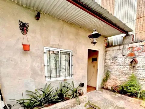 Se Venden Dos Casas con Local Comercial, listo para escriturar - Luján